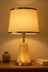 Abajur Luminaria De Mesa - Luz Led Y888 Dourado Bege 127/220v