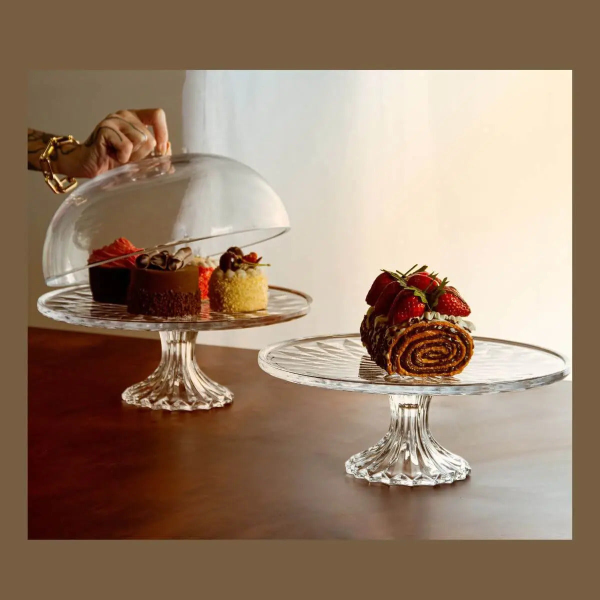 Prato Para Bolo Diamond De Cristal Com Pé Lyor 31cm X 14,5cm Transparente
