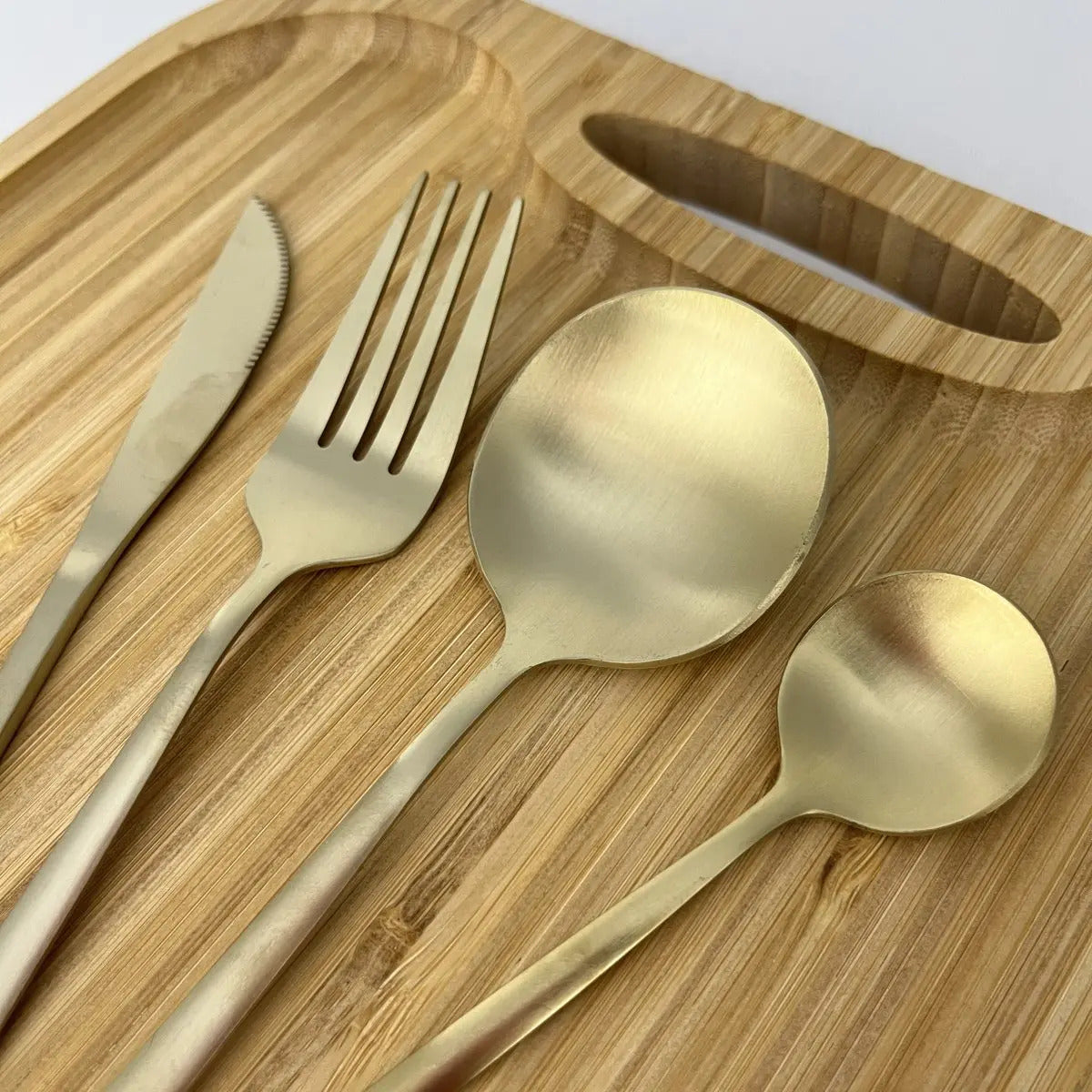Faqueiro Dourado Ópera Lyor 16 Peças Talheres Minimalistas Dourado